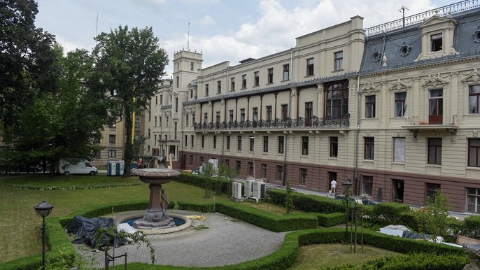 Trwają prace przy rewitalizacji pałacu i ogrodu Izraela Poznańskiego Trwają prace przy rewitalizacji pałacu i ogrodu Izraela Poznańskiego - fot. Paweł Łacheta