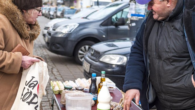 Dzień Bez Opakowań Foliowych. Pół tysiąca bawełnianych toreb dla łodzian Dzień Bez Opakowań Foliowych. Pół tysiąca bawełnianych toreb dla łodzian - fot. Stefan Brajter / mat. UMŁ