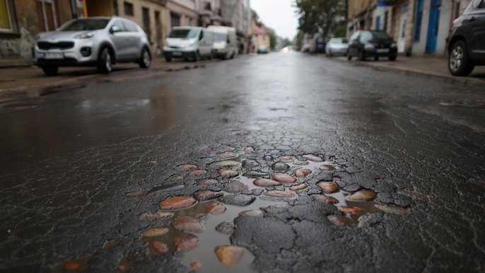 Ulica Zarzewska przed przebudową - fot. Konrad Ciężki / UMŁ