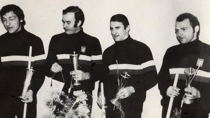 Łódzcy olimpijczycy w hokeju na lodzie: Jerzy Potz, Krzysztof Białynicki, Walery Kosyl i Adam Kopczyński. Łódzcy olimpijczycy w hokeju na lodzie: Jerzy Potz, Krzysztof Białynicki, Walery Kosyl i Adam Kopczyński.