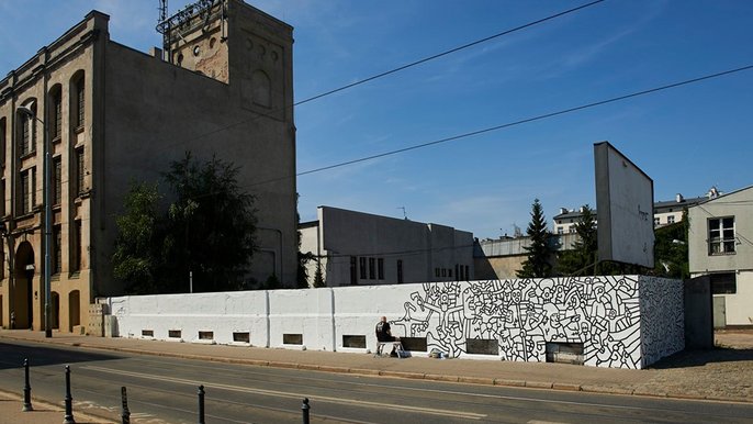 Mural „Horror Vacui” Macieja Walczaka. Ściana u zbiegu ulic Kilińskiego i Północnej, którą wypełnia jest jednocześnie streetartową galerią o nazwie MSWA/Tablica. Mural „Horror Vacui” Macieja Walczaka. Ściana u zbiegu ulic Kilińskiego i Północnej, którą wypełnia jest jednocześnie streetartową galerią o nazwie MSWA/Tablica.