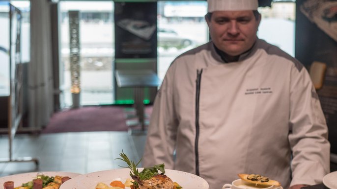 Podczas łódzkich kolacji skosztować będzie można m.in. małży św. Jakuba i creme brulee. Podawane będą też mule i francuskie sery Podczas łódzkich kolacji skosztować będzie można m.in. małży św. Jakuba i creme brulee. Podawane będą też mule i francuskie sery - fot. Stefan Brajter / UMŁ