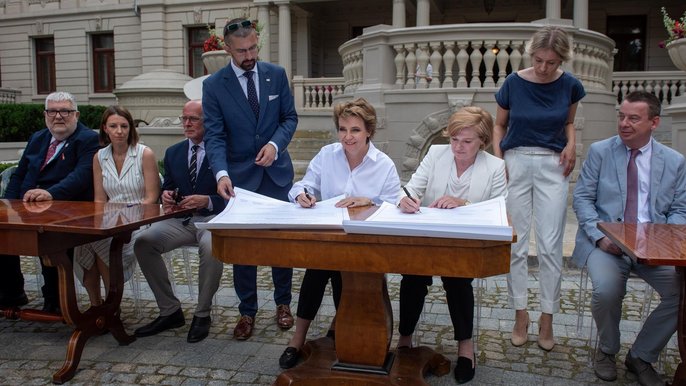 Podpisanie listu intencyjnego Podpisanie listu intencyjnego - Paweł Łacheta / UMŁ