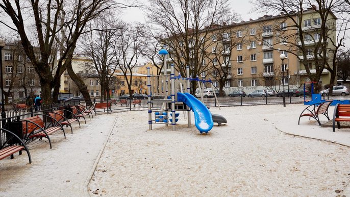 Zakończyła się główna część przebudowy placu Piastowskiego na Bałutach Zakończyła się główna część przebudowy placu Piastowskiego na Bałutach - fot. Sebastian Glapiński / UMŁ