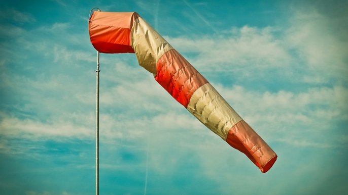 Między godz. 13 a godz. 20 przewiduje się dość silny wiatr - od 35 km/h do 40 km/h, w porywach do 90 km/h. Między godz. 13 a godz. 20 przewiduje się dość silny wiatr - od 35 km/h do 40 km/h, w porywach do 90 km/h. - CC0 license