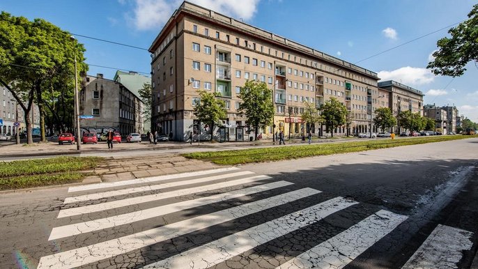 Powstanie tu nowe torowisko, jezdnia, chodniki, wyniesione przystanki oraz parking Powstanie tu nowe torowisko, jezdnia, chodniki, wyniesione przystanki oraz parking - fot. Sebastian Glapiński / UMŁ