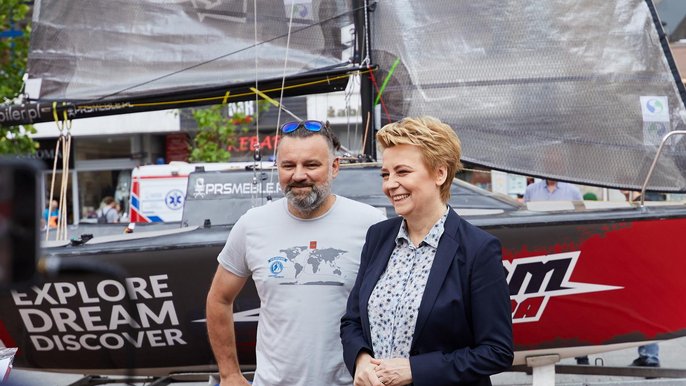 Kciuki za powodzenie rejsu trzymać będzie prezydent Łodzi Hanna Zdanowska Kciuki za powodzenie rejsu trzymać będzie prezydent Łodzi Hanna Zdanowska - fot. Sebastian Glapiński / UMŁ