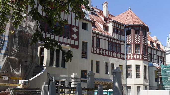Rewitalizacja Pałacu Steinertów. Widok od strony ogrodu. Rewitalizacja Pałacu Steinertów. Widok od strony ogrodu. - fot. Paweł Łacheta