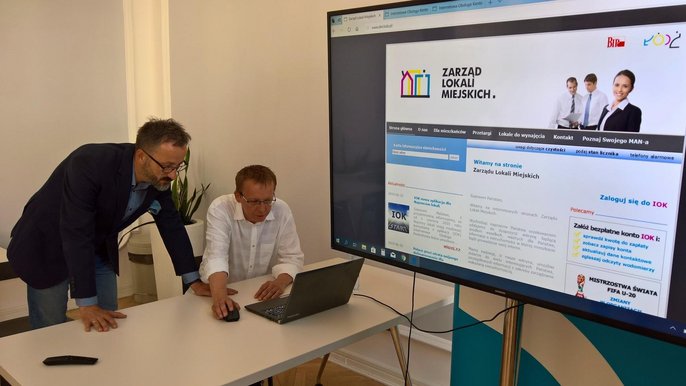 Zdalnie sprawdź stan konta i podaj odczyt wodomierza. Nowa funkcjonalność dla wynajmujących mieszkania komunalne Zdalnie sprawdź stan konta i podaj odczyt wodomierza. Nowa funkcjonalność dla wynajmujących mieszkania komunalne - fot. Wojciech Markiewicz / UMŁ