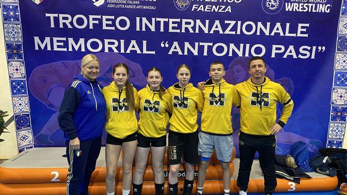  - Zawodnicy Master Łódź z trenerem 