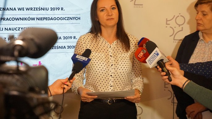 100 mln zł na podwyżki pensji w oświacie w 2020 roku - fot. Monika Pawlak / UMŁ