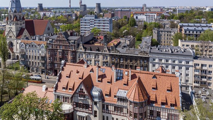 Łódź, panorama. Na pierwszym planie wyremontowany Pałac Steinertów.. Łódź, panorama. Na pierwszym planie wyremontowany Pałac Steinertów.. - fot. Archiwum UMŁ