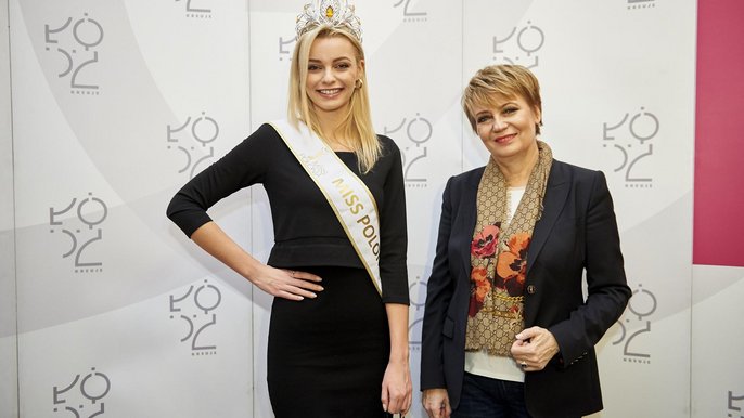 Prezydent Łodzi pogratulowała łodziance tytułu Miss Polonia 2019 Prezydent Łodzi pogratulowała łodziance tytułu Miss Polonia 2019 - fot. Radosław Jóźwiak / UMŁ