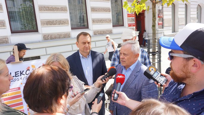 A jednak będą lekcje do godziny 19 A jednak będą lekcje do godziny 19 - fot. Monika Pawlak / UMŁ