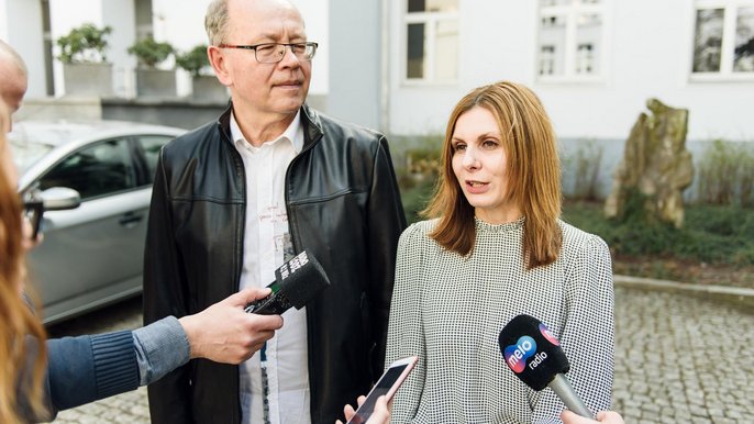 Profesor Ireneusz Zbiciński prorektor ds. nauki Politechniki Łódzkiej i Monika Malinowska-Olszowy, radna Rady Miejskiej w Łodzi oraz prodziekan Wydziału Technologii Materiałowych i Wzornictwa Tekstyliów Politechniki Łódzkiej - fot. Radosław Żydowicz