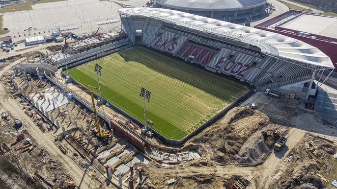Mimo wyjątkowych okoliczności prace na budowie stadionu przy al. Unii idą zgodnie z planem. Mimo wyjątkowych okoliczności prace na budowie stadionu przy al. Unii idą zgodnie z planem. - fot. Stefan Brajter