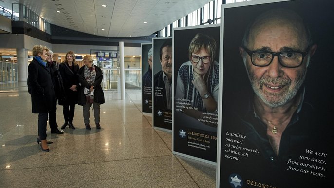 Część ekspozycji "Człowiek za burtą. Łodzianie 50 lat po Marcu" - fot. Radosław Jóźwiak / UMŁ