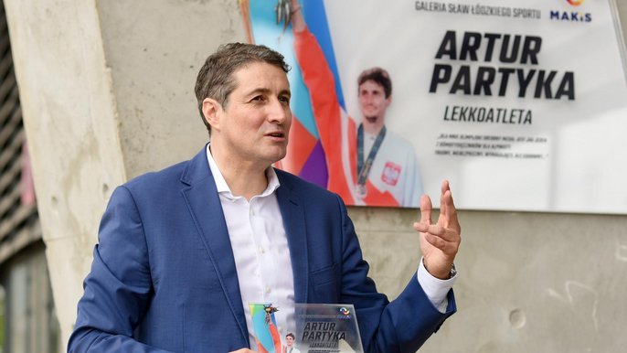 Artur Partyka został uhonorowany tablicą w Galerii Sław Łódzkiego Sportu Artur Partyka został uhonorowany tablicą w Galerii Sław Łódzkiego Sportu - fot. Paweł Łacheta / UMŁ