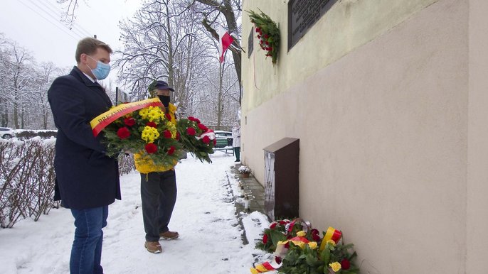 Wiprezydent Adam Wieczorek i Tadeusz Krzemiński, który jako dziecko został wysiedlony z osiedla Wiprezydent Adam Wieczorek i Tadeusz Krzemiński, który jako dziecko został wysiedlony z osiedla - zdjecie: A. Janecki