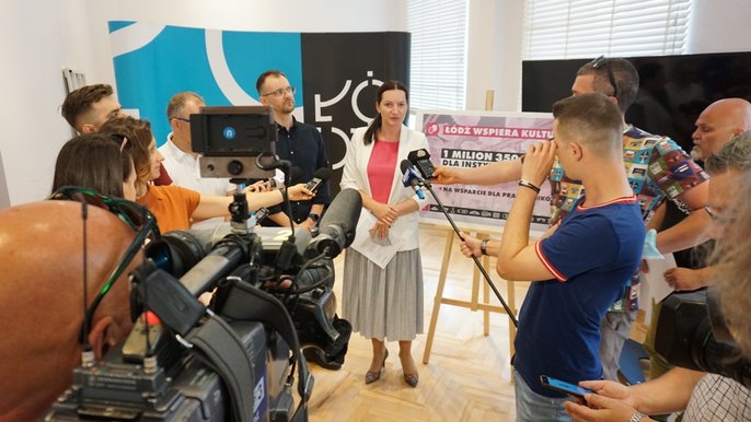 Konferencja prasowa ws. wsparcia dla teatrów Konferencja prasowa ws. wsparcia dla teatrów